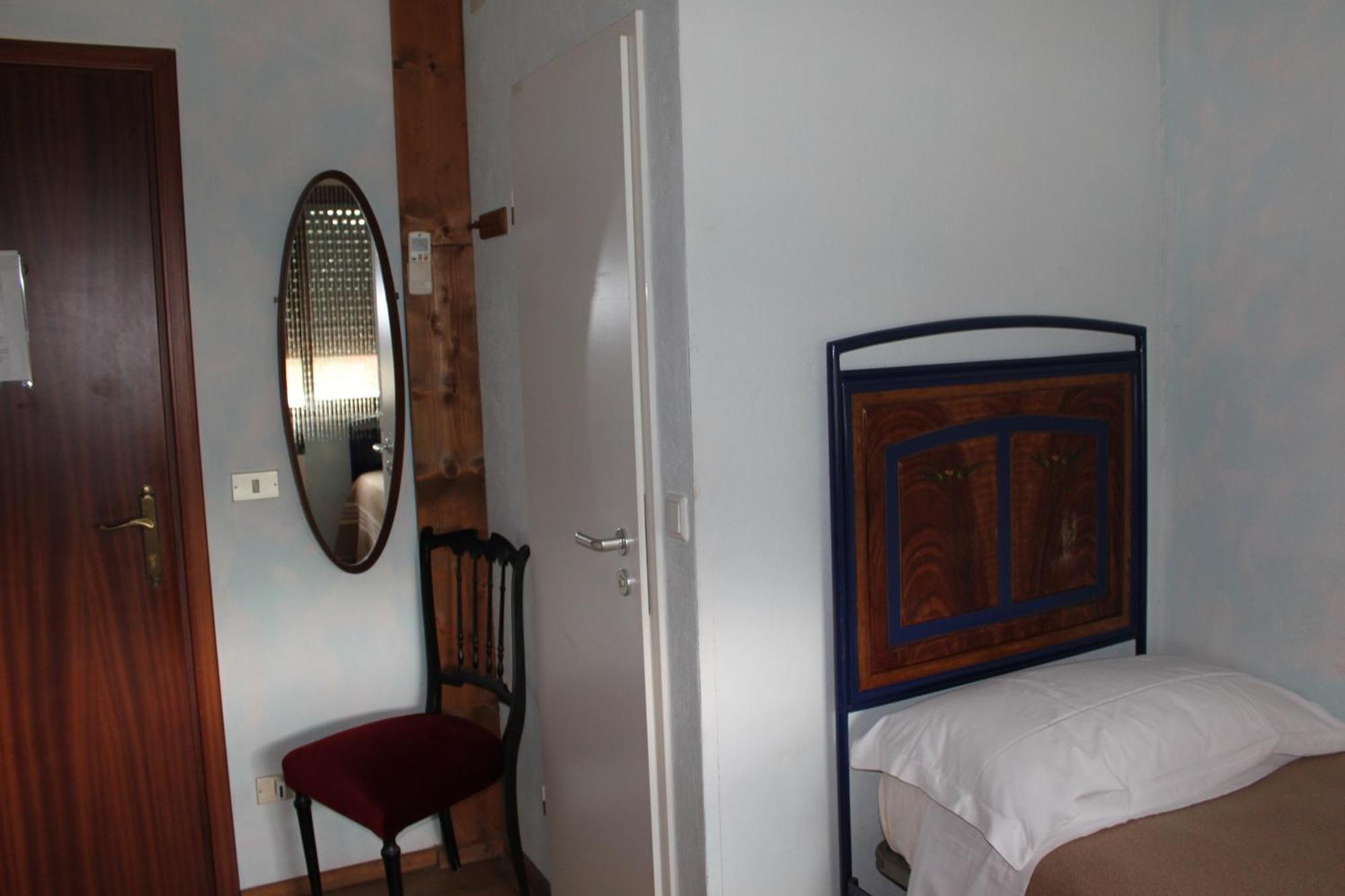 Agriturismo al Ranch Castello dʼAviano Habitación foto