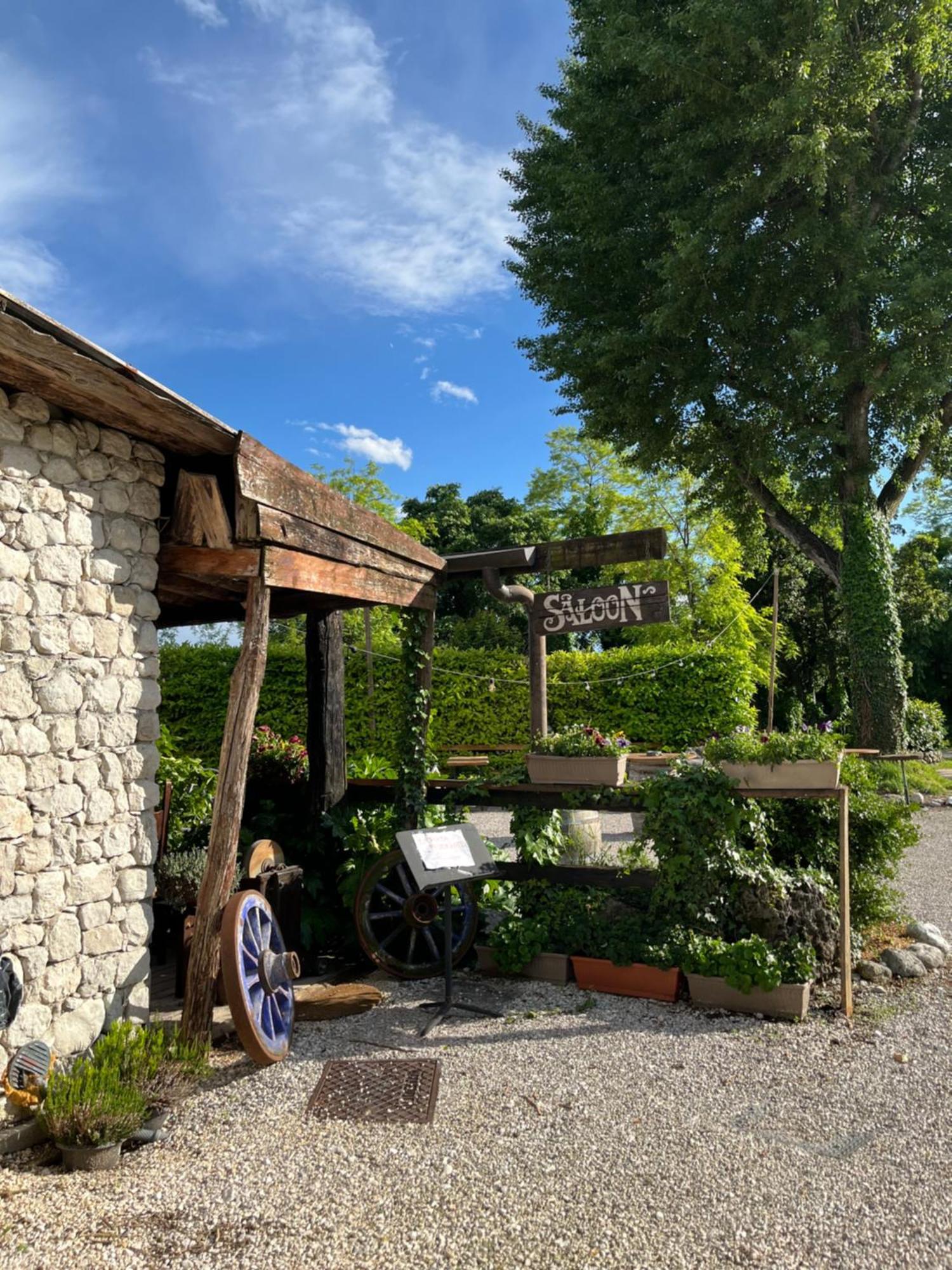 Agriturismo al Ranch Castello dʼAviano Exterior foto