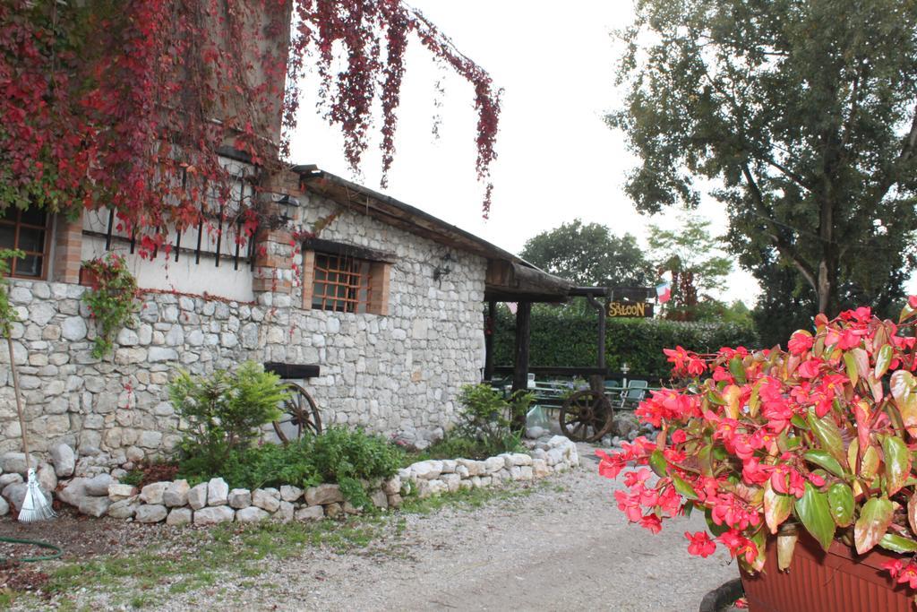 Agriturismo al Ranch Castello dʼAviano Exterior foto